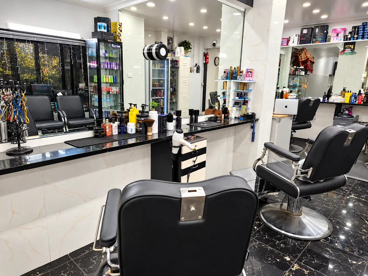 Inside Scissor King