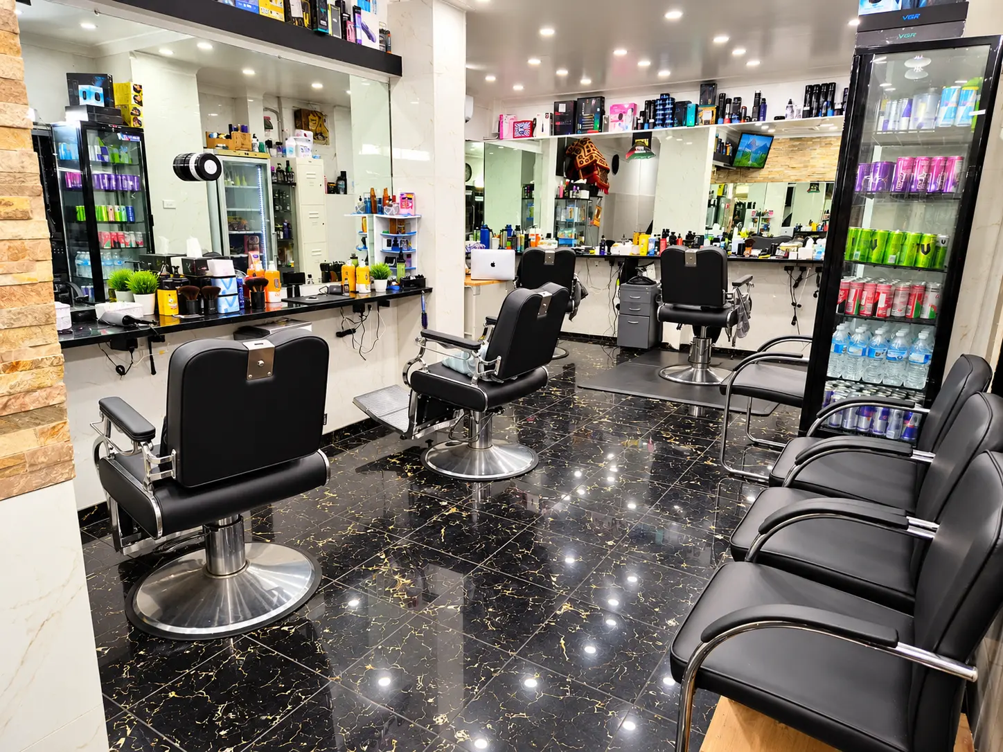 Inside Scissor King